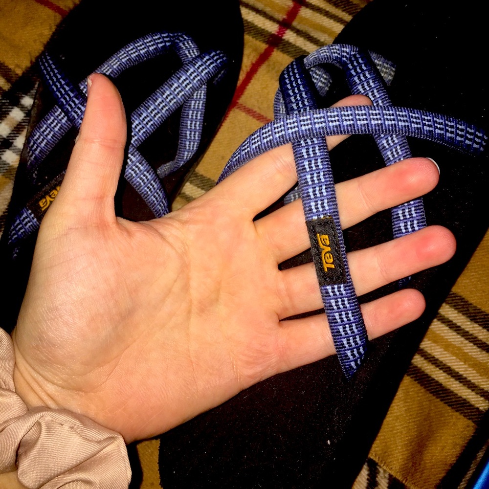 WOMENS TEVA OLOWAHU SANDALS SIZE 7